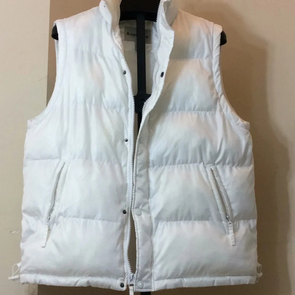 Regal Wear Long White Puffer Ski and Snow Vest - Picture 8 of 10
